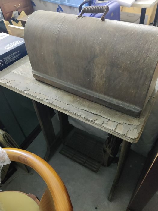 Máquina de costura Singer antiga