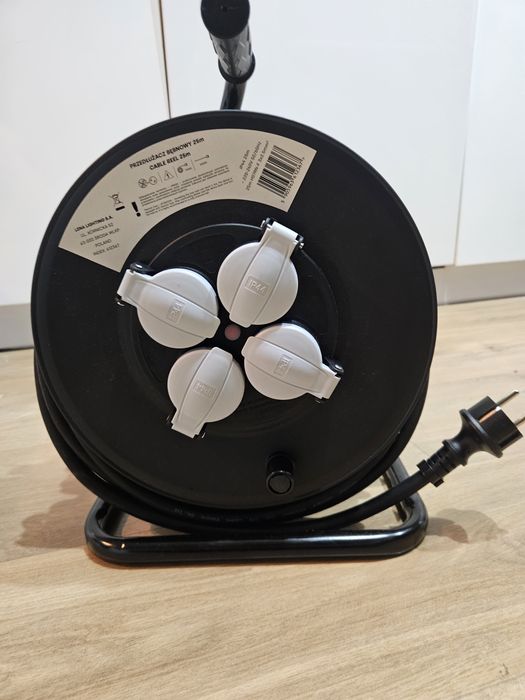 Przedłużacz bębnowy 25m 3x2.5mm, IP44. Konkretny