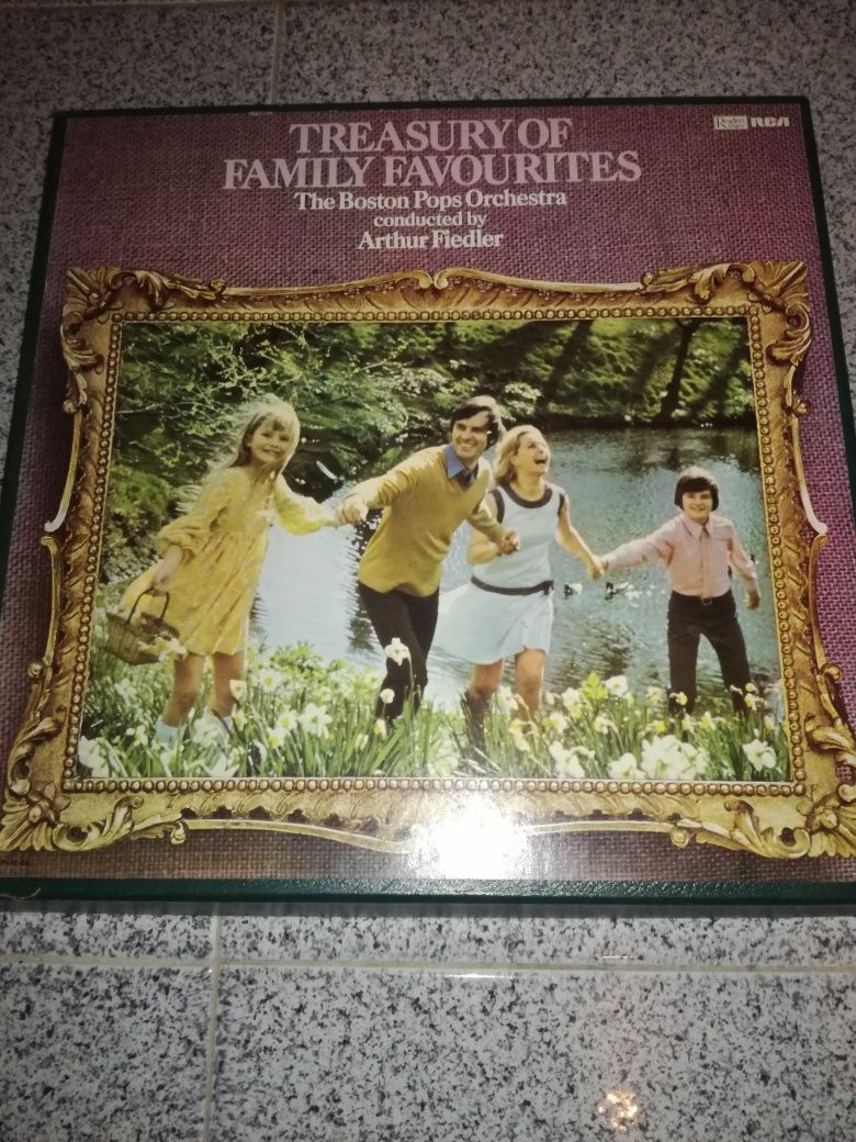 Colectânea vinil Treasury of Family favourits