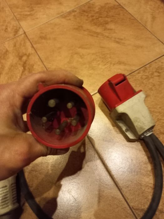Sprzedam rozdzielacz rozgałęznik trójfazowy