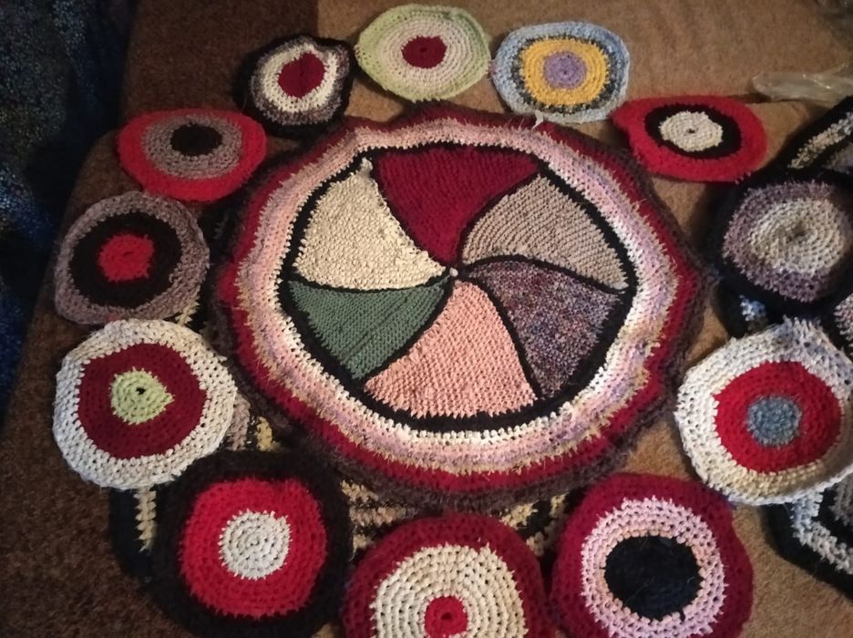 Коврики, ручної роботи