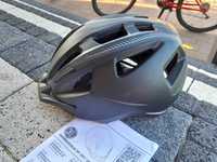 Kask rowerowy z systemem wentylacji L/XL. Nowy