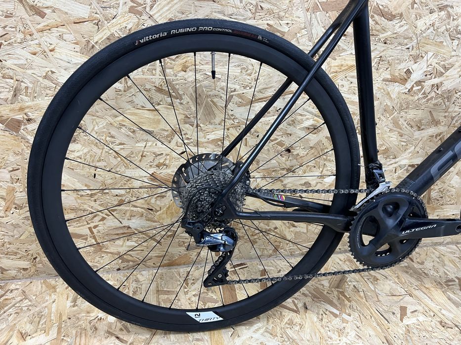 Bicicleta disco carbono Focus Paralane - Shimano Ultegra 11v