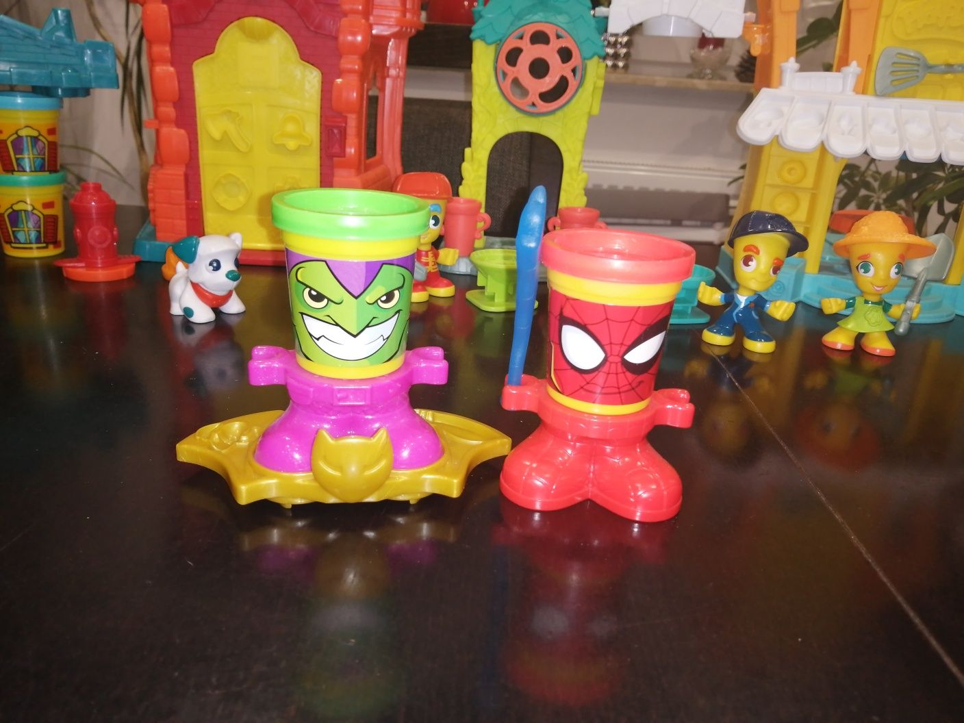 Play-Doh Town, remiza strażacka, lodziarnia i ciastkarnia, duży zestaw