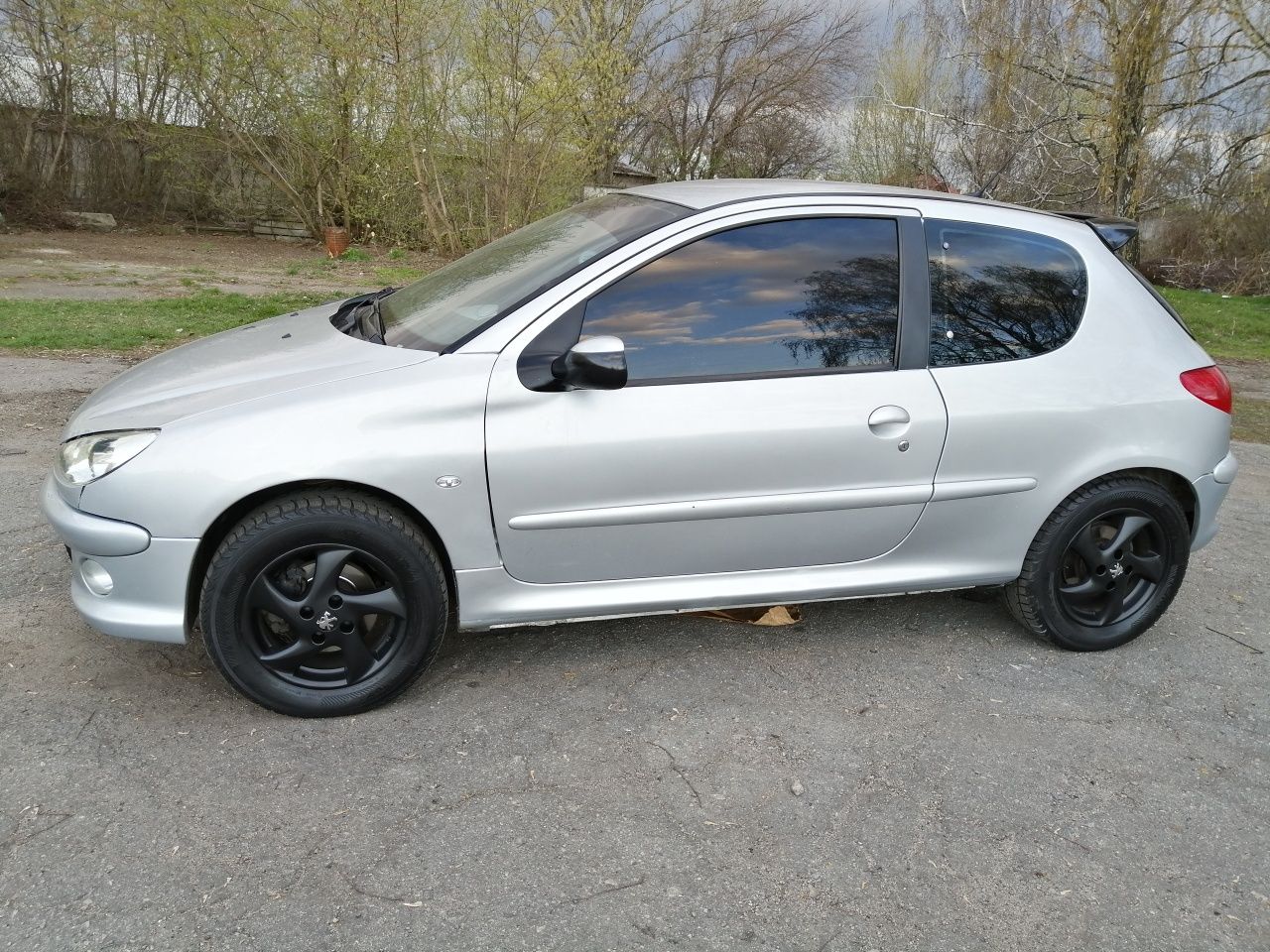 Peugeot 206 1.4 бенз  2005рік 143т