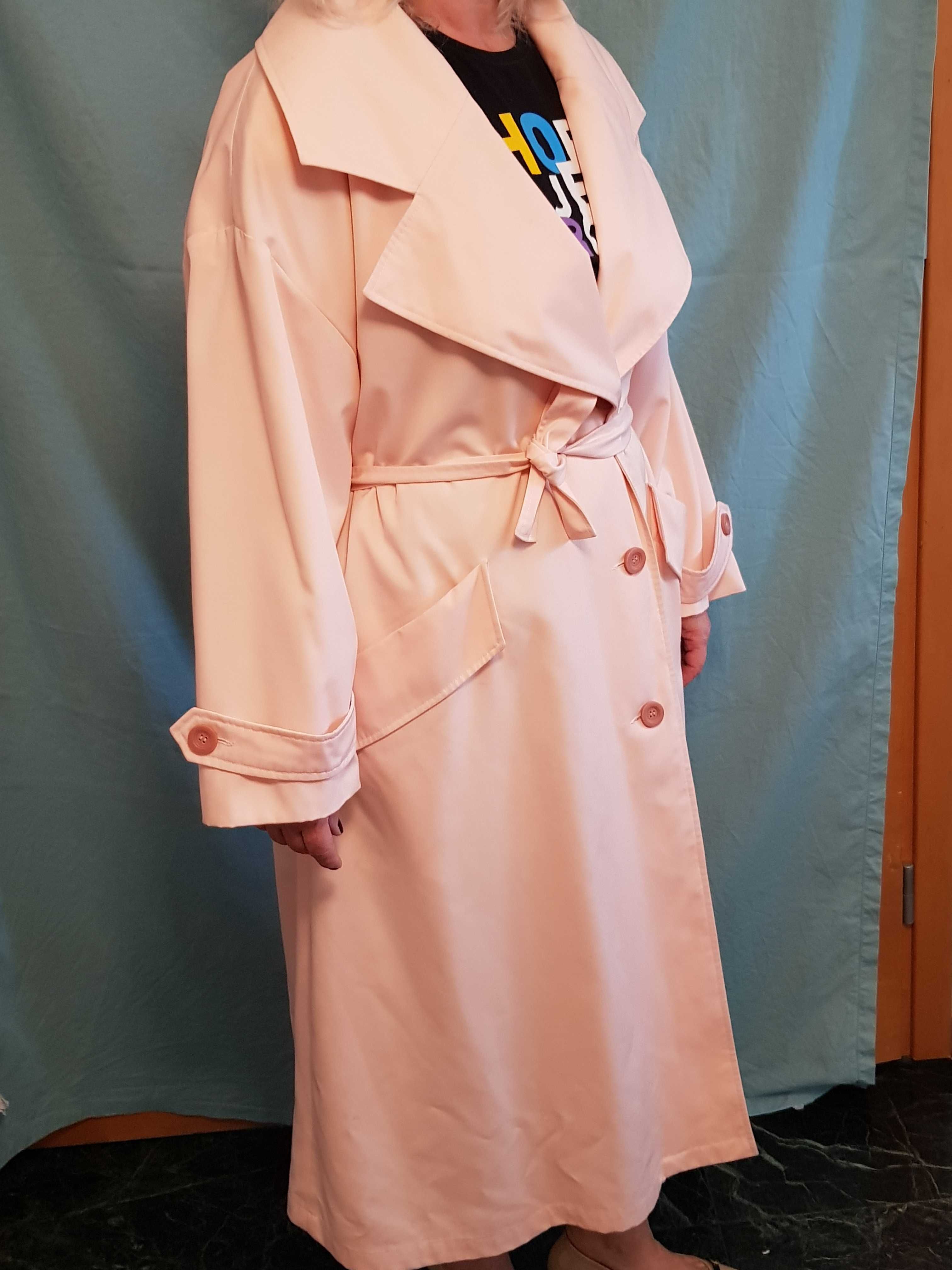 Różowy płaszcz Mody Polskiej vintage