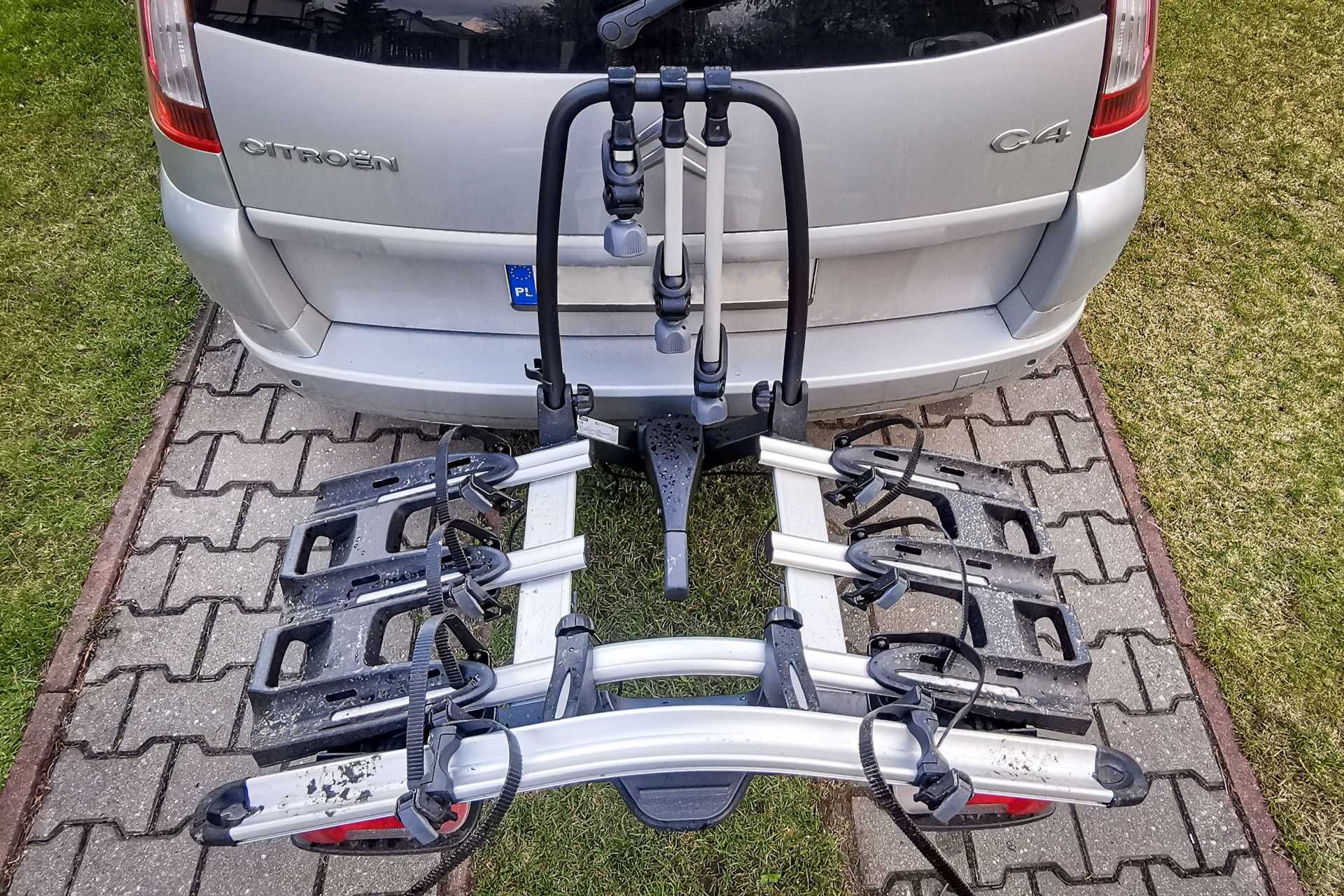 Thule VeloCompact 926 bagażnik rowerowy na hak, 3-4 rowery, wynajem