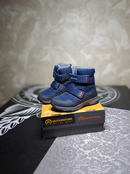 Продам дитячі утеплені черевики Outventure