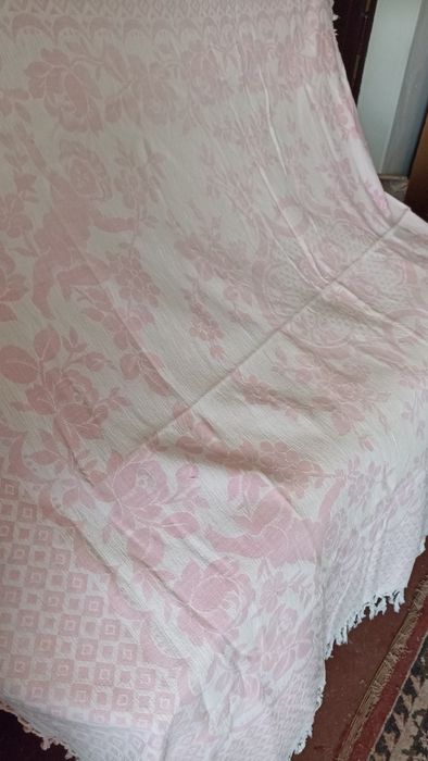 Colcha antiga rosa