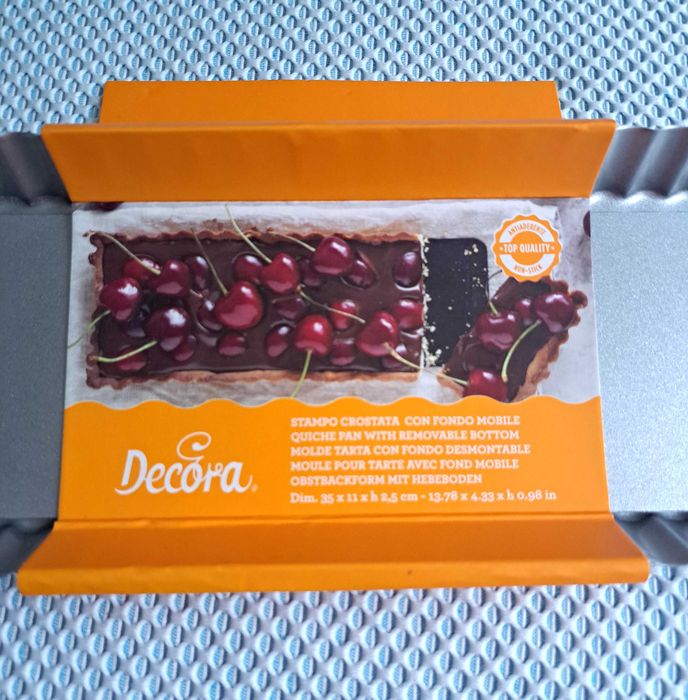 Forma para torta - retangular - fundo removível - da Decora