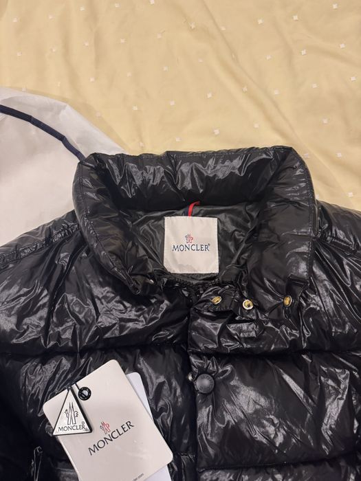 Casaco Moncler novo