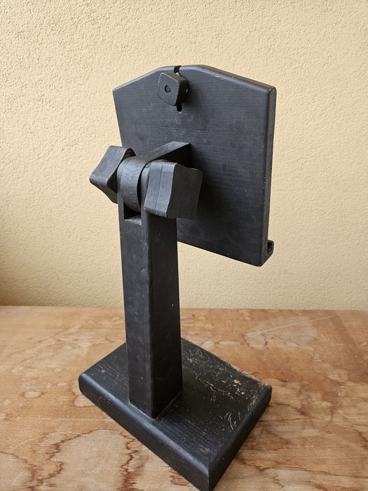 Дерев'яний тримач для планшета