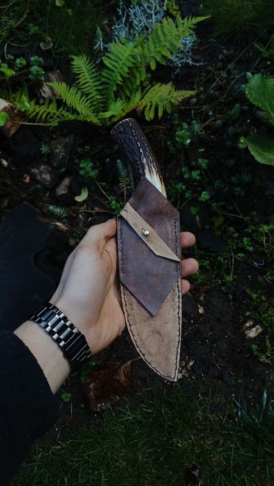 Ręcznie wykuty nóż kukri. Nóż myśliwski. Nóż do lasu. Knifemaking