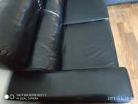 Sofá preto imitação de pele com chaise longue