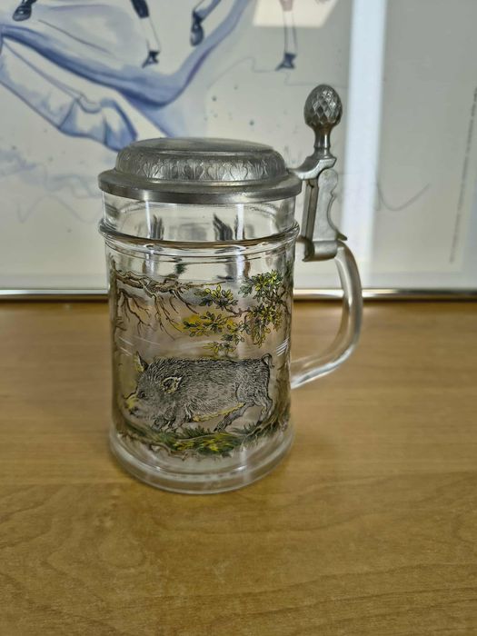 Kufel do piwa z cynową pokrywką