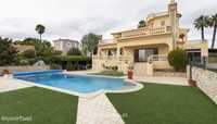 Fantástica Moradia V5 com piscina, para venda, em Carvoeiro, Algarve