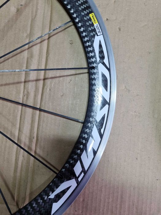 Koła kolarskie karbonowe 28 Mavic Cosmic SLS