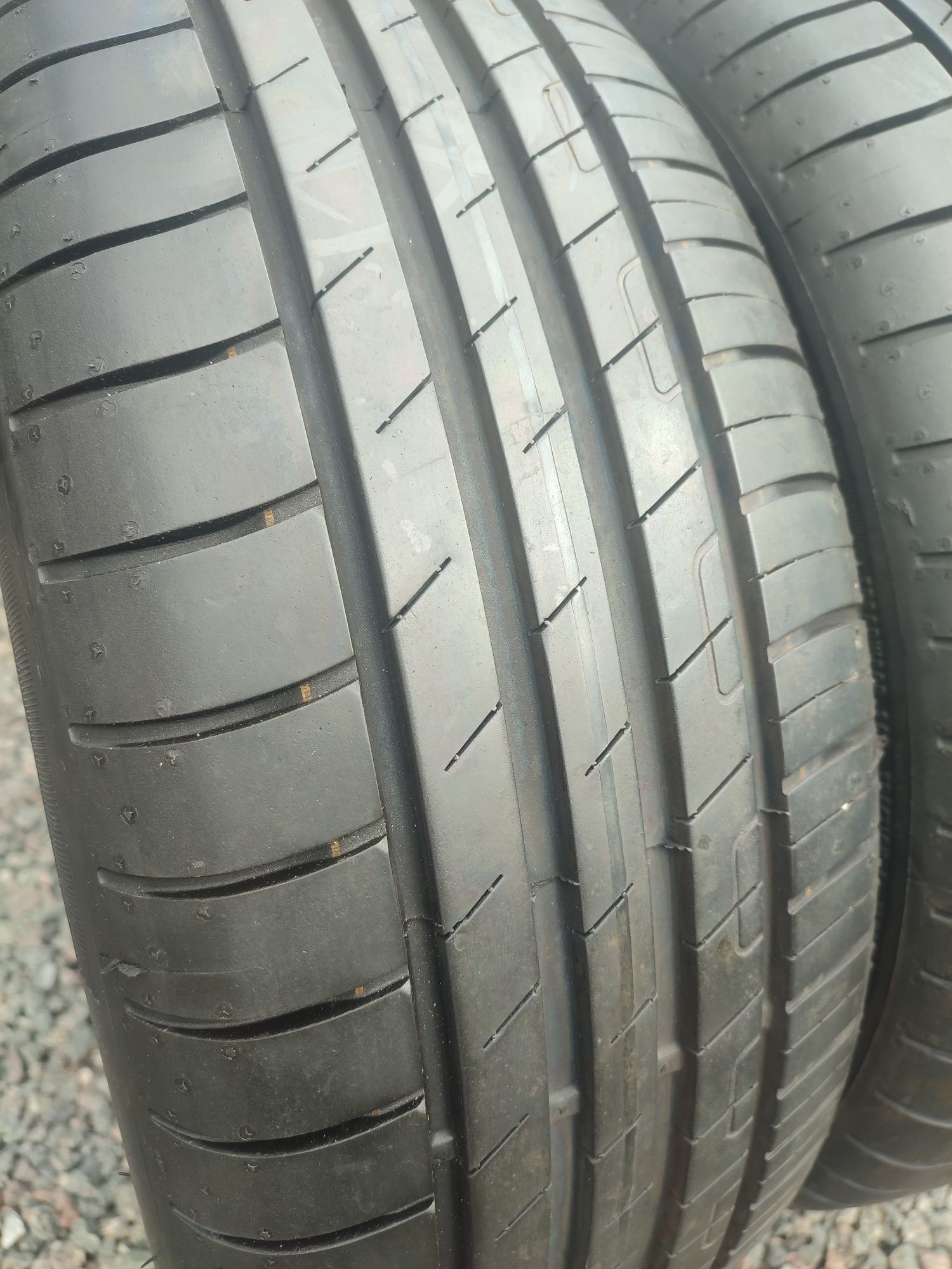 Шини 215/60 R16 Good year Efficient Grip