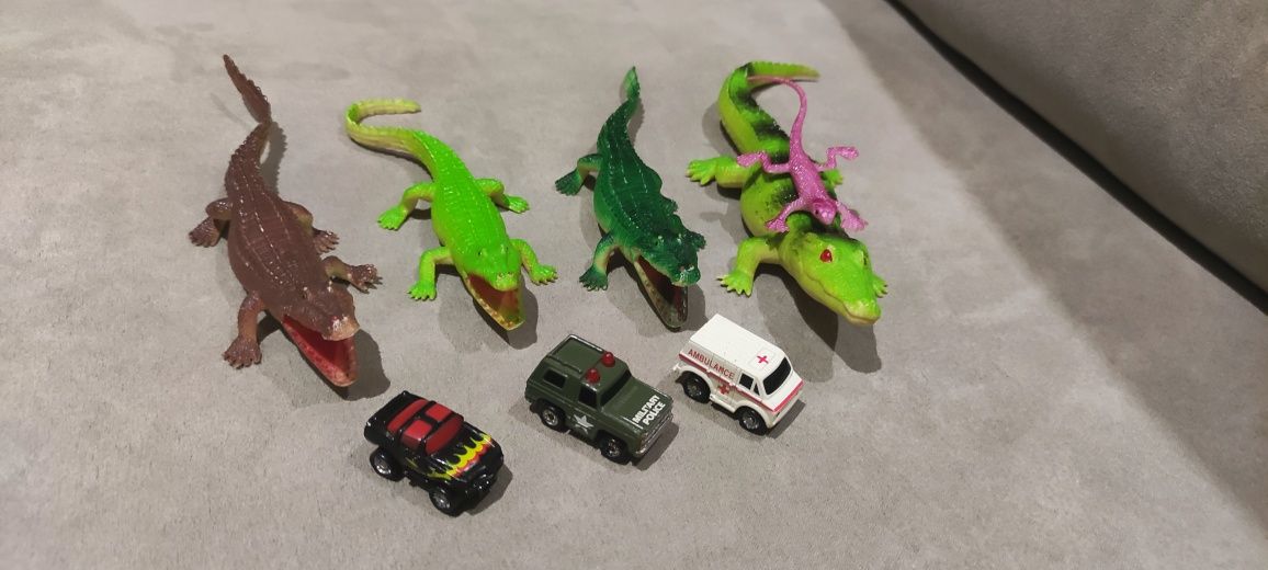 Carrinhos micro e crocodilos