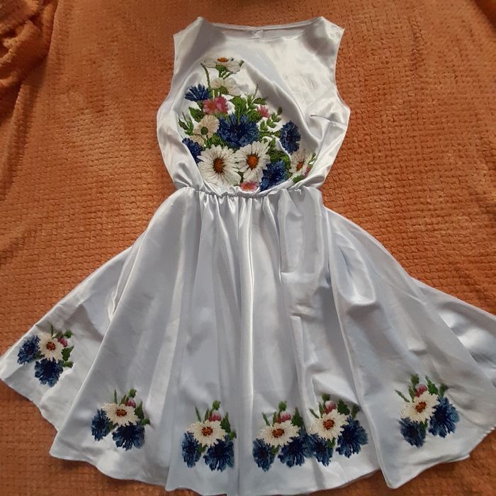 Вишите плаття бісером