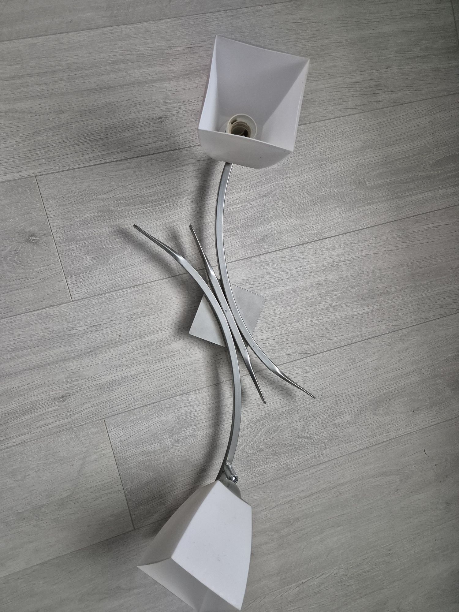 Oddam lampy art elektryczne