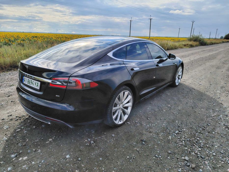 Tesla Model S 2014