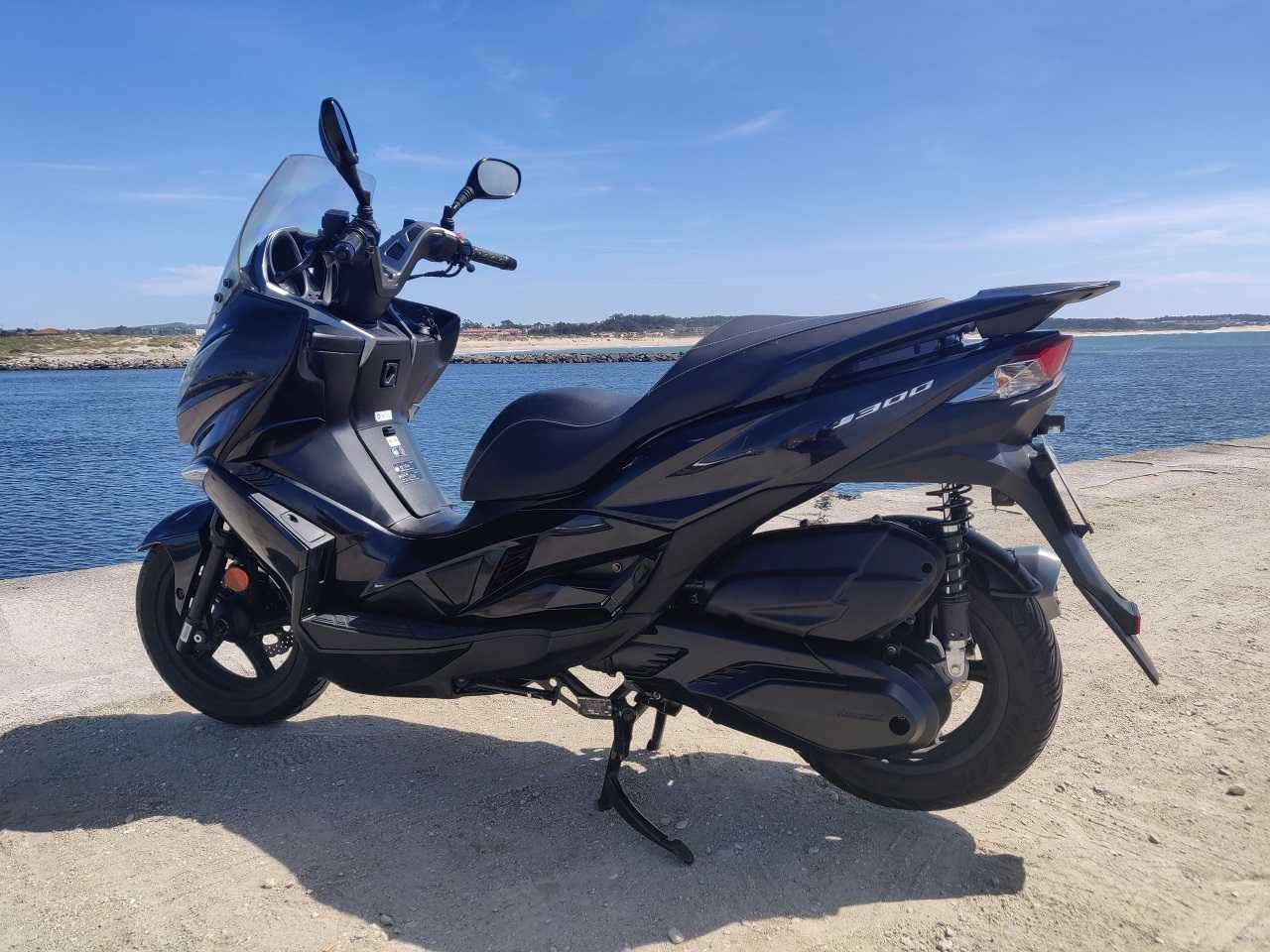 Kawasaki J300 ABS
