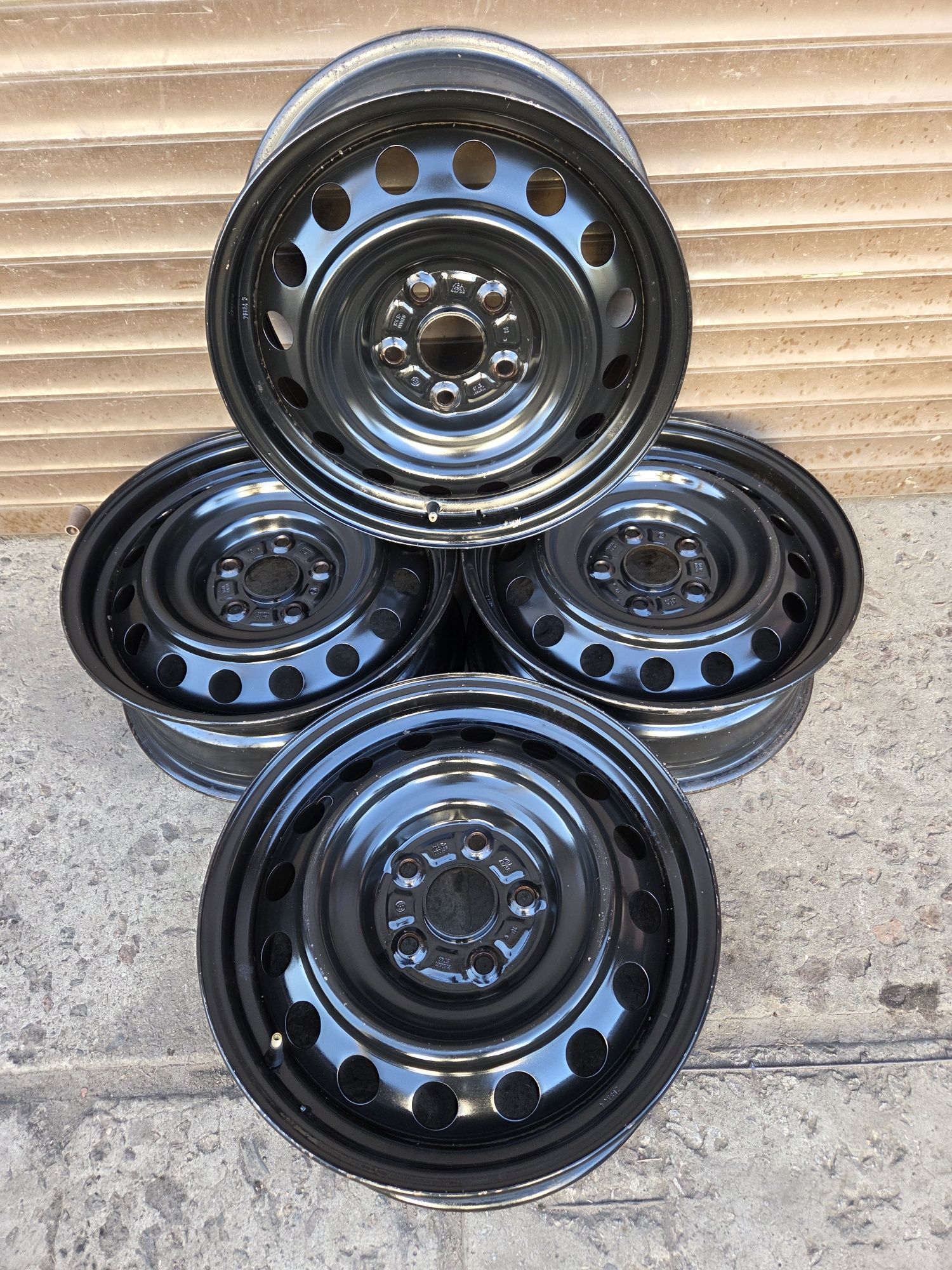 Оригінальні стальні диски r16, 5×114,3  Toyota Camry,Auris, Suzuki SX4