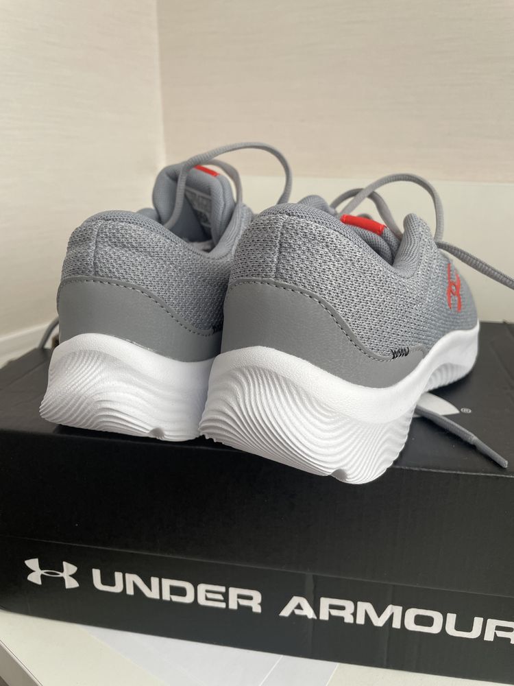Легкі зручні кросівки Under Armour оригінал