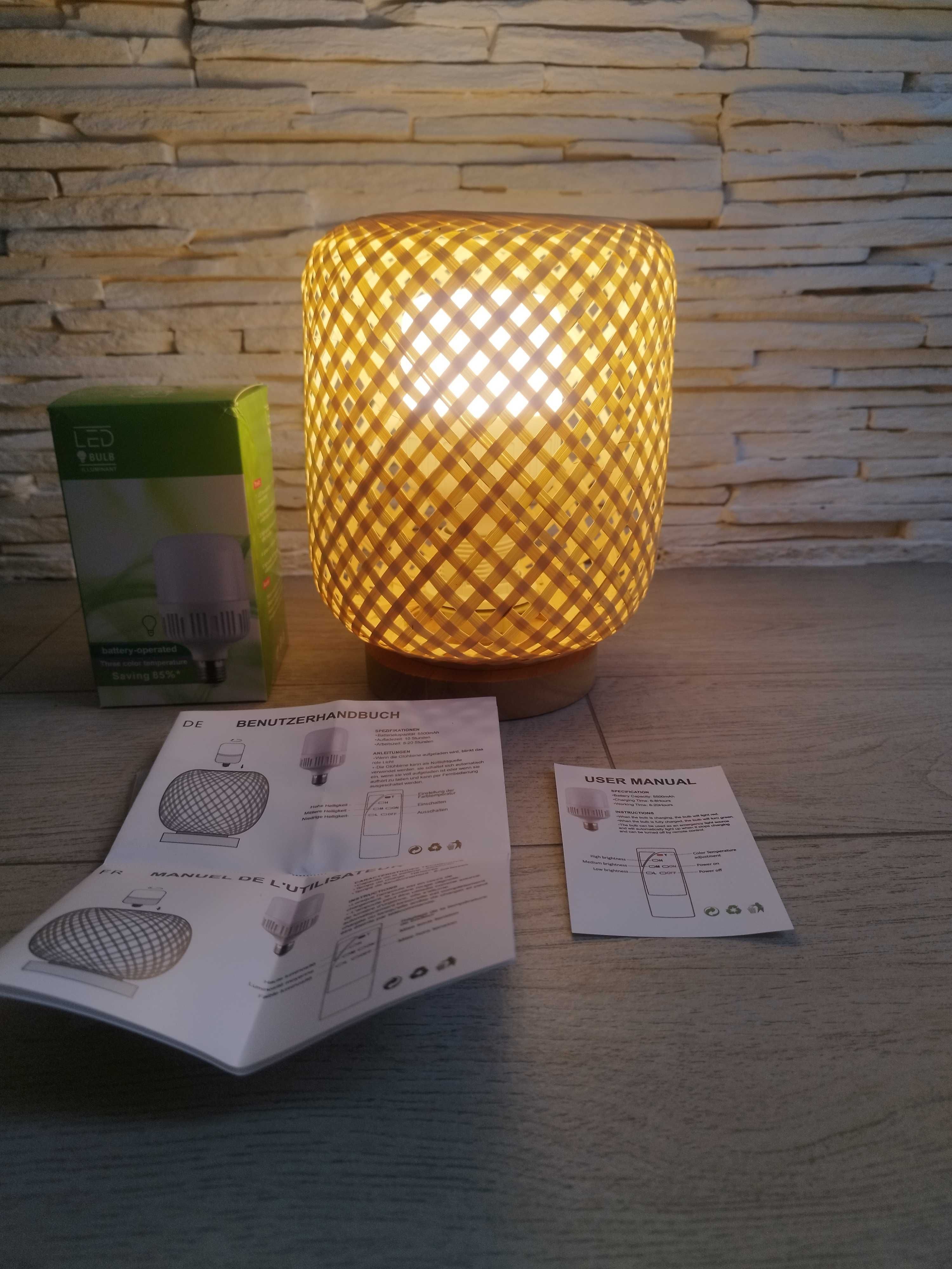 Lampa rattanowa stojąca