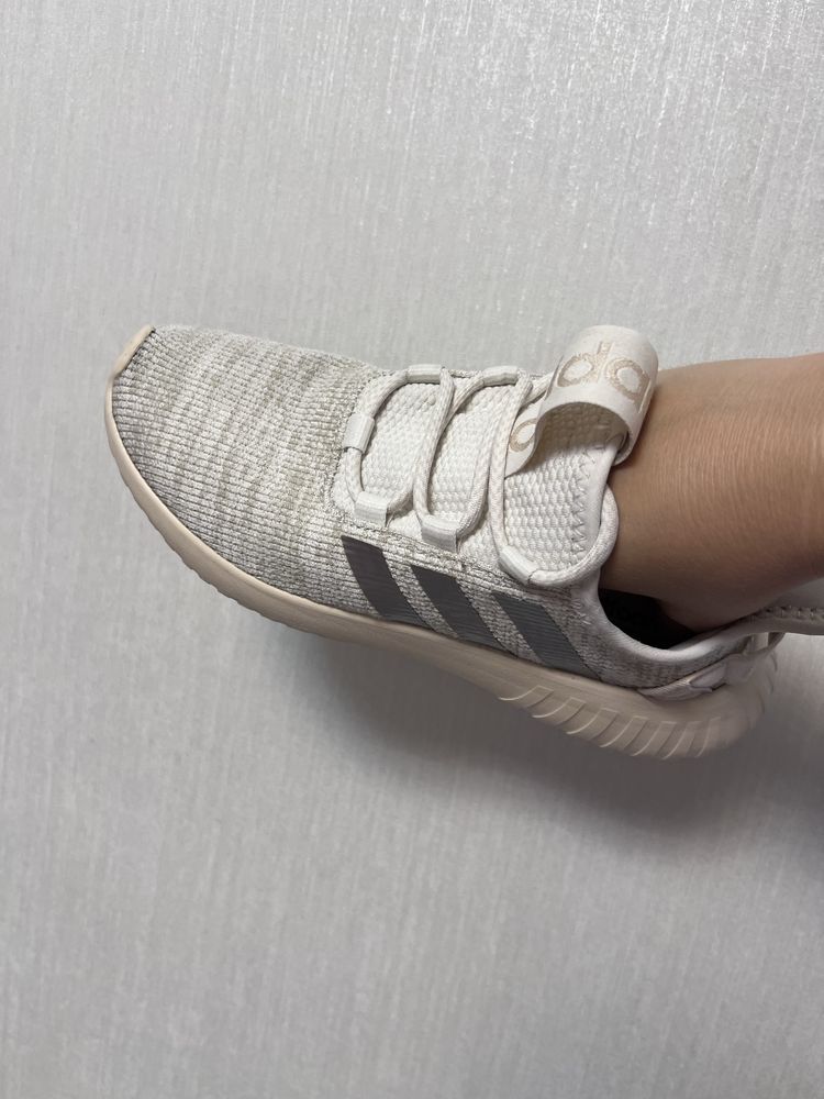 Adidas жіночі кросівки літо