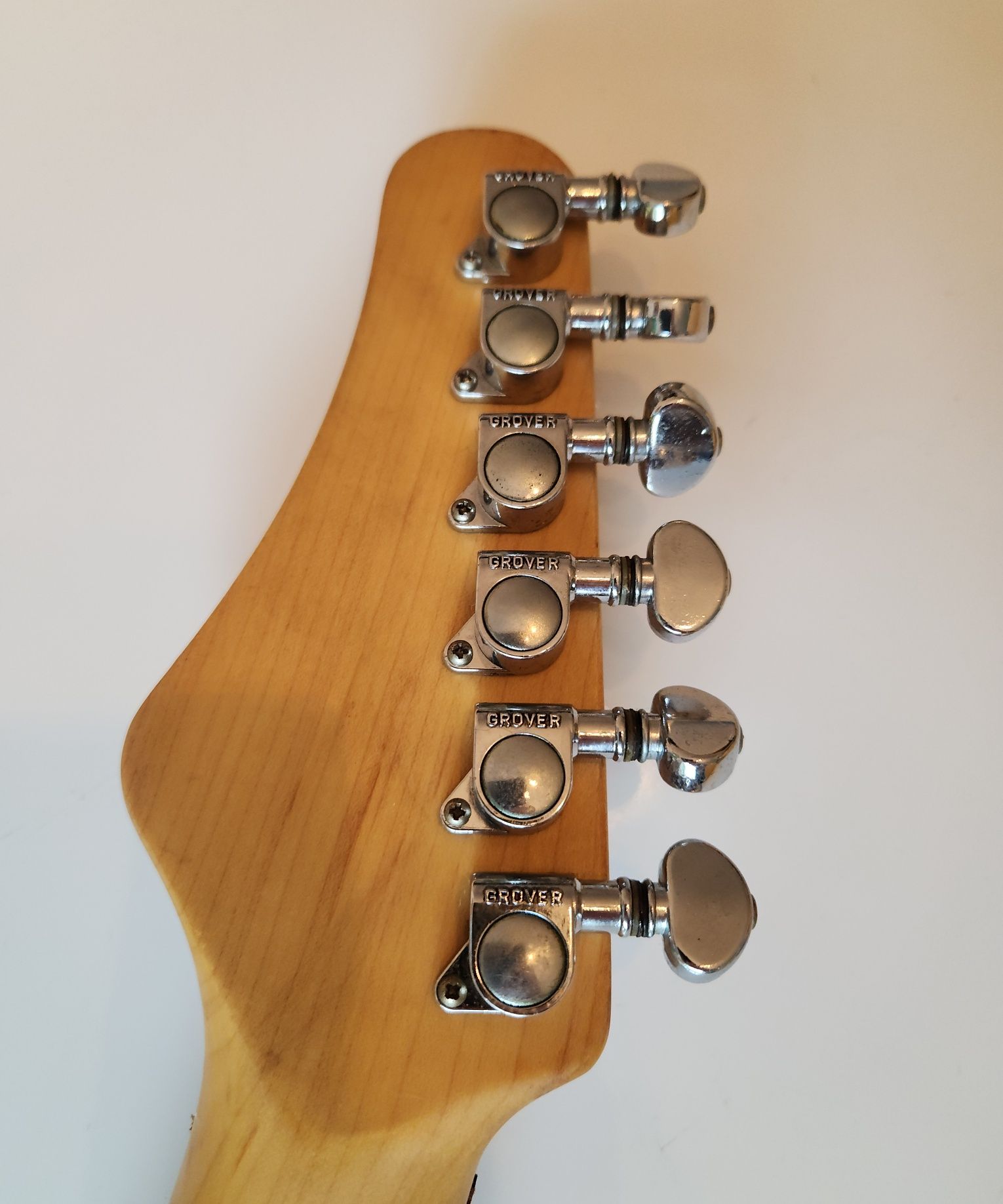 Guitarra Washburn Mercury II