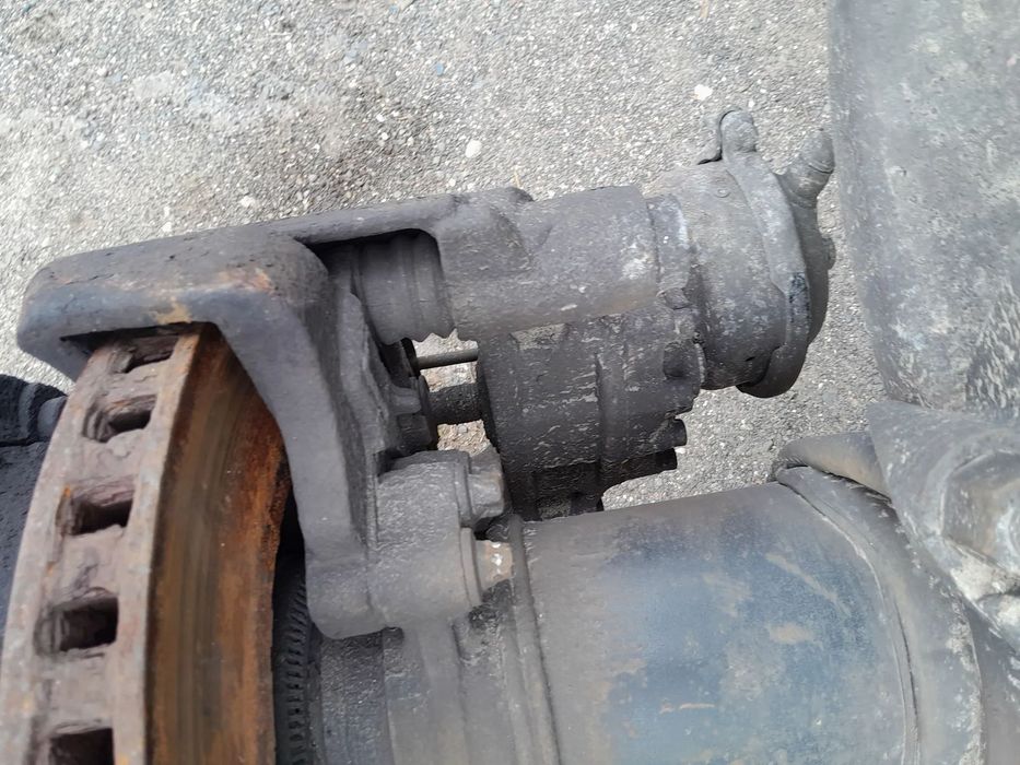 NACZEPA OS SCHMITZ ZACISK HAMULCOWY