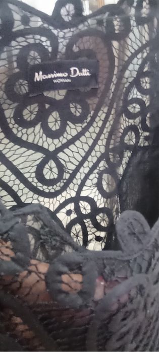 Vestido festa Limited Edition da Massimo Dutti com encaixes em renda.