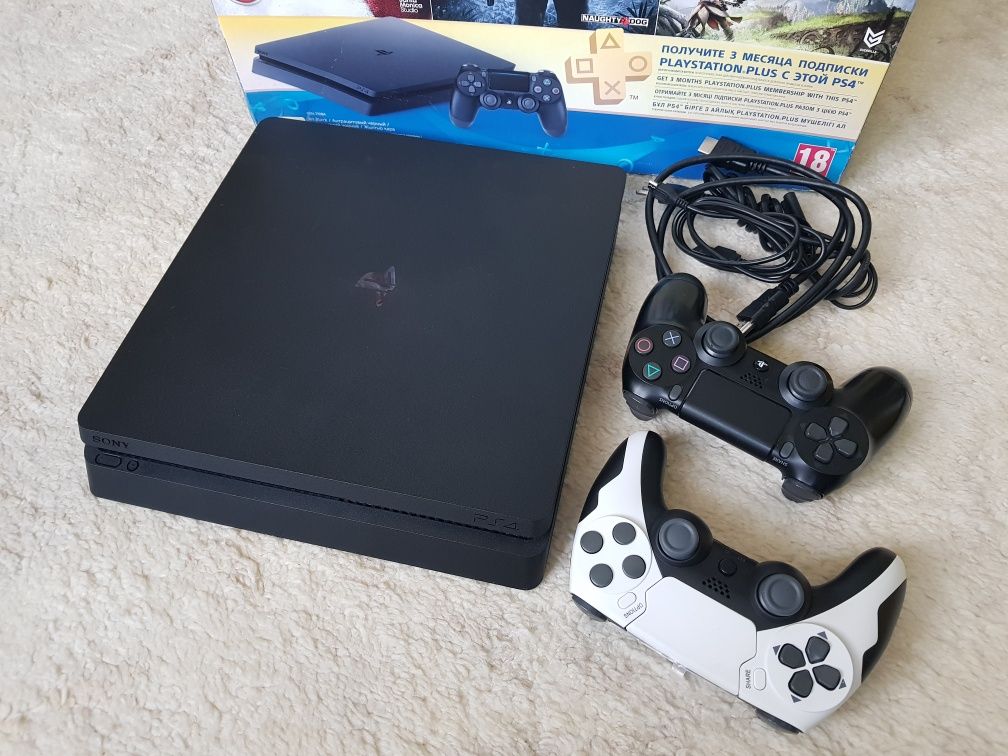 Sony Playstation PS4 Slim Pro 1 Tb відмінний стан 2 геймпада