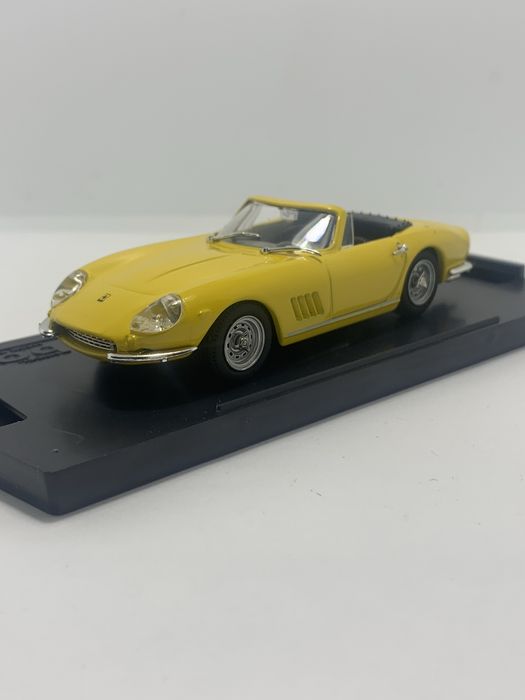 Ferrari 275 GTB/4 Revell Model Box 1:43