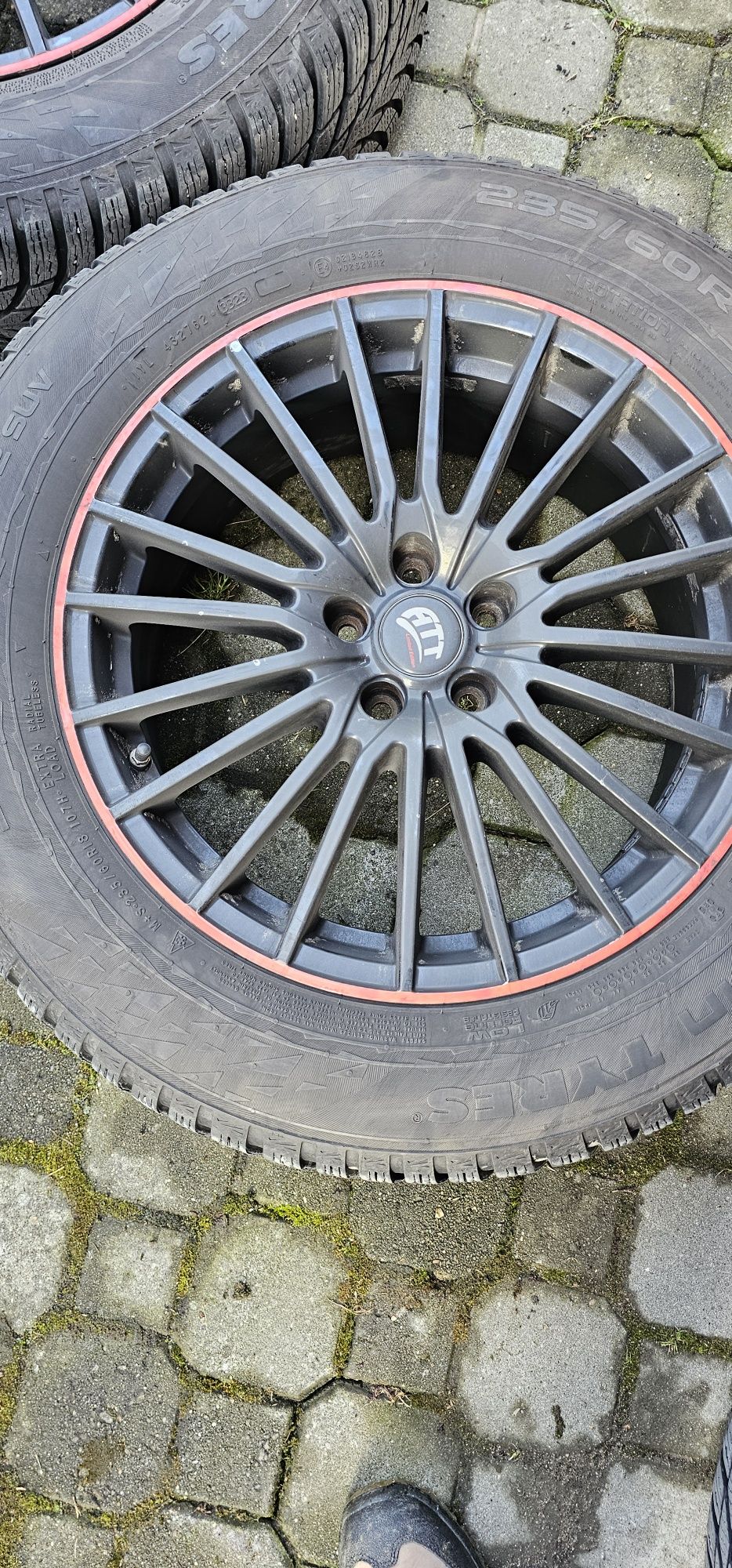 Komplet opon Nokian Winter 235/60/R18 (Rozmiar felg 8,00x18x108,00 ET