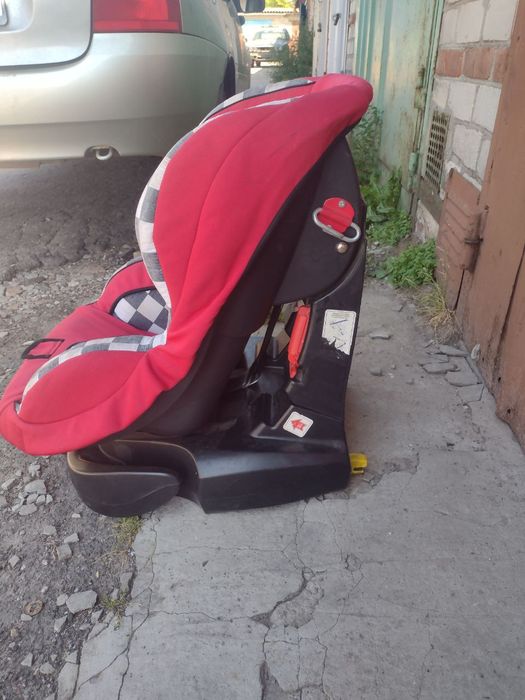 Автомобильное детское кресло