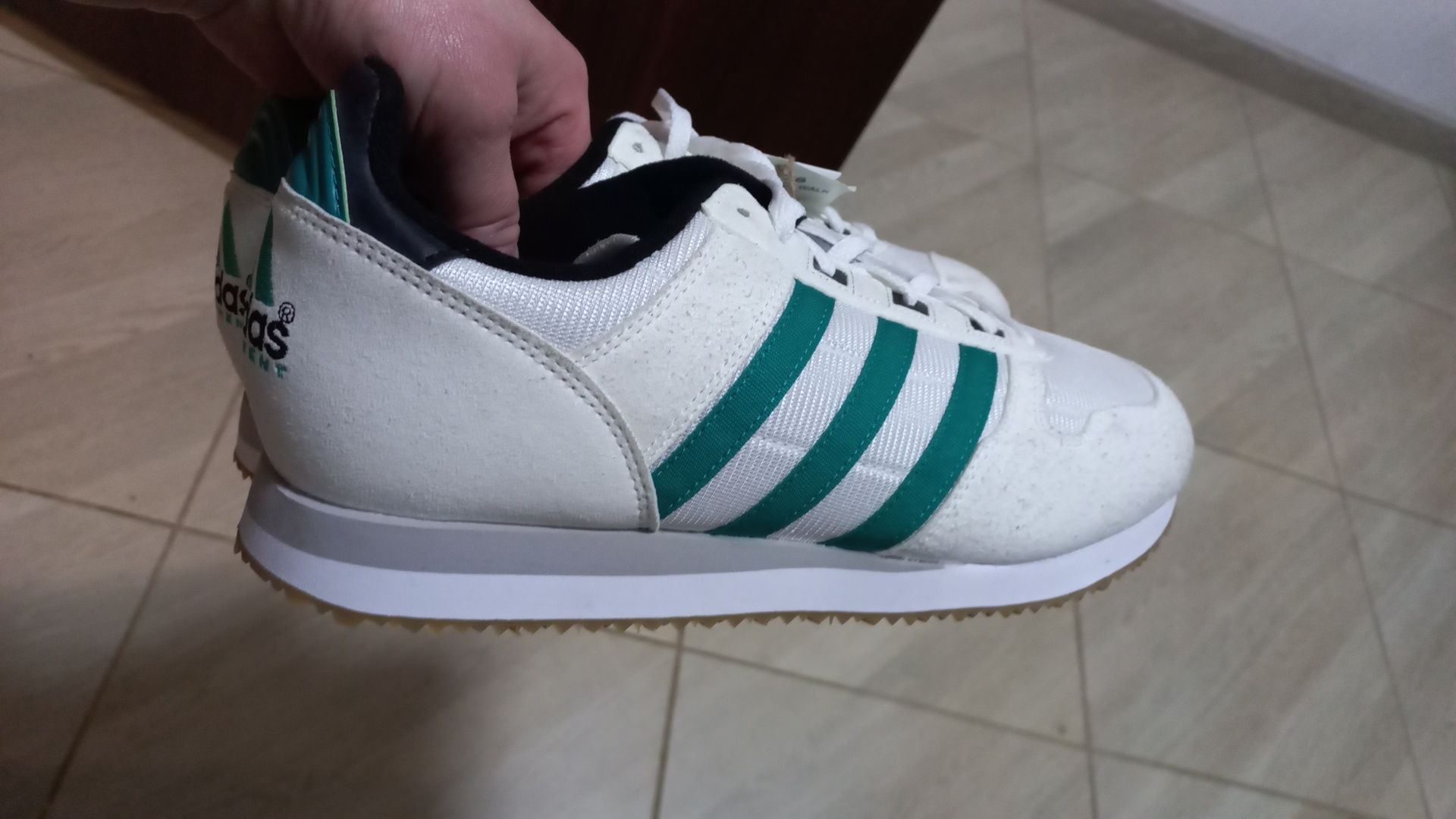 Кросівки  Adidas  CONSORTIUM 42р