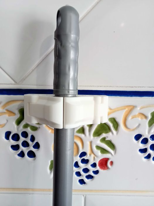 Suporte para Vassoura e Esfregonas