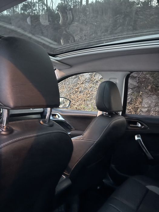 Peugeot 2008 - Gasoleo (desde 200 euros mês)