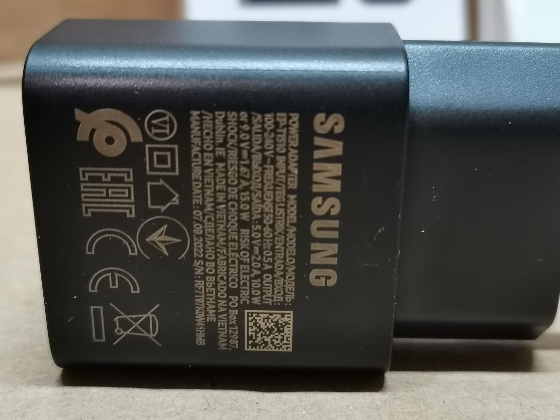 Ładowarka Samsung Fast Travel Charger 15W 
    0
    1
    2
    3

Sa