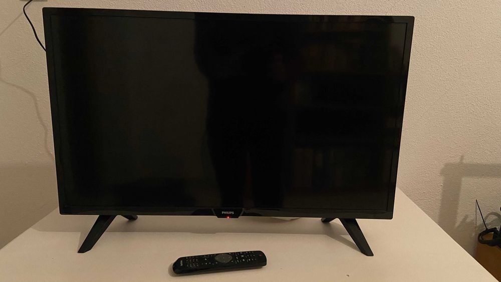 TV Philips 32" LED HD – Modelo 32PHT4112/12 – Excelente estado