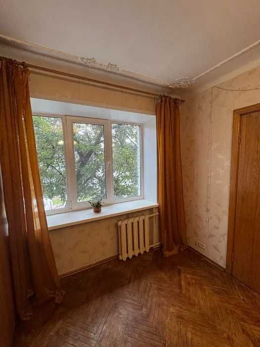 Продам 1-кімнатну гостинку на вул. Тетянівська, 4 — вигідна пропозиція