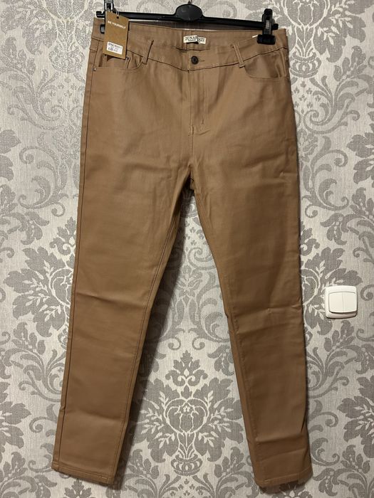 Spodnie woskowane karmel 48