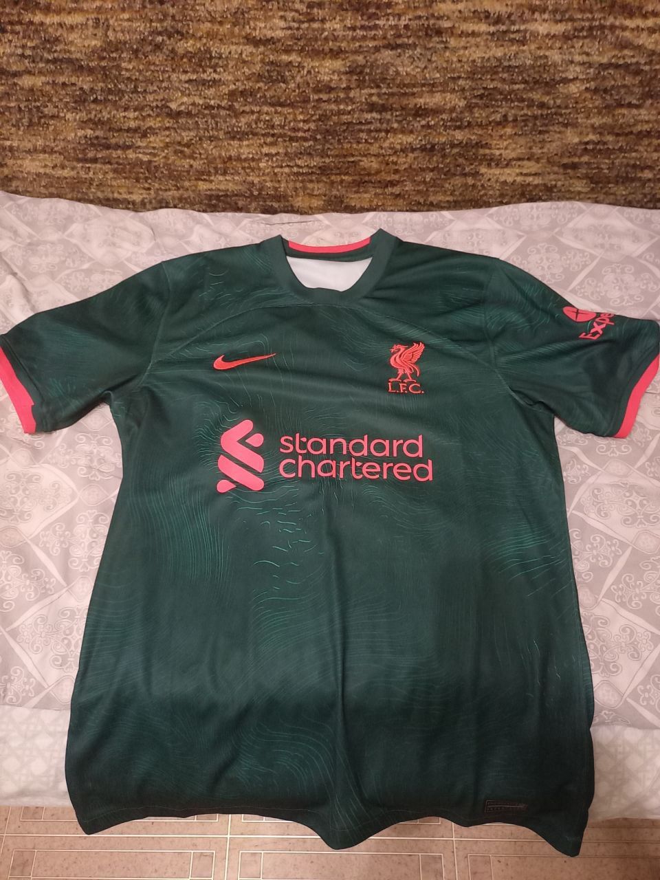 Футболка Nike Liverpool Standard Chartered