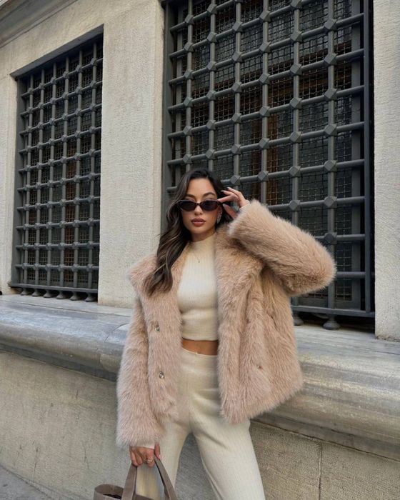 Жіноча шуба лоліта зимна тепла пухнаста хутро