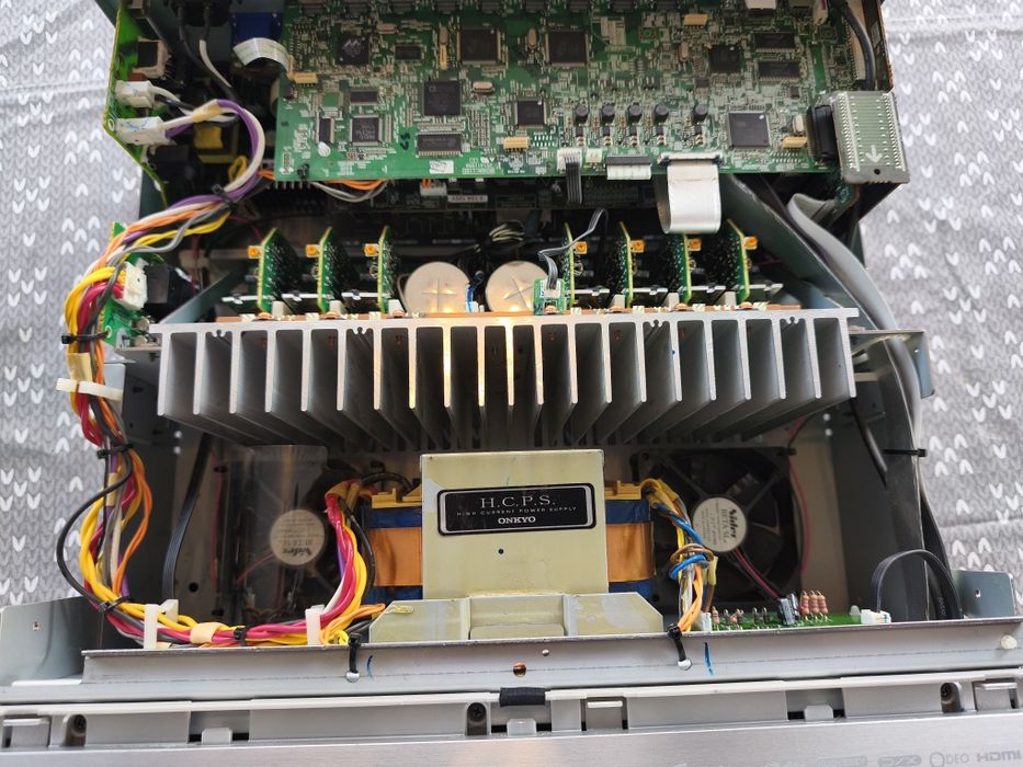 Amplituner Onkyo TX-NR818