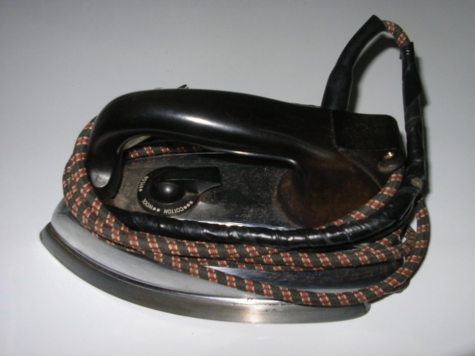 Ferro Morphy Richards, Antigo.