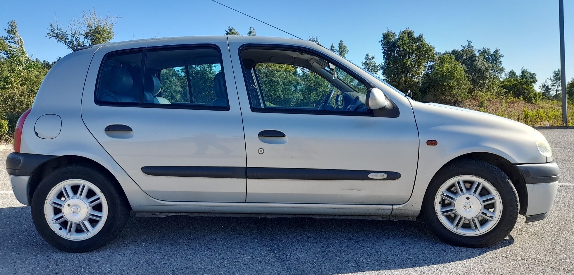 Renault Clio 2 1.6 16v initiale paris